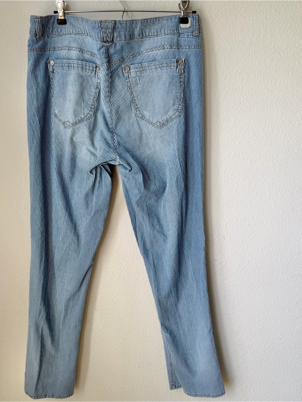 Democracy Distressed Blue White Pinstripe Denim Jeans Size 14 - Picture 5 of 12